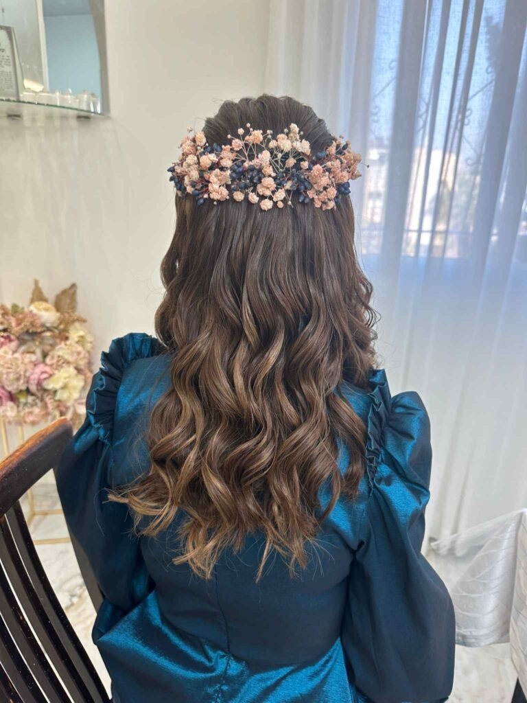 זה הפרחים והשימלה שלנובוסט רוחי רובינשטיין עיצובי פרחים