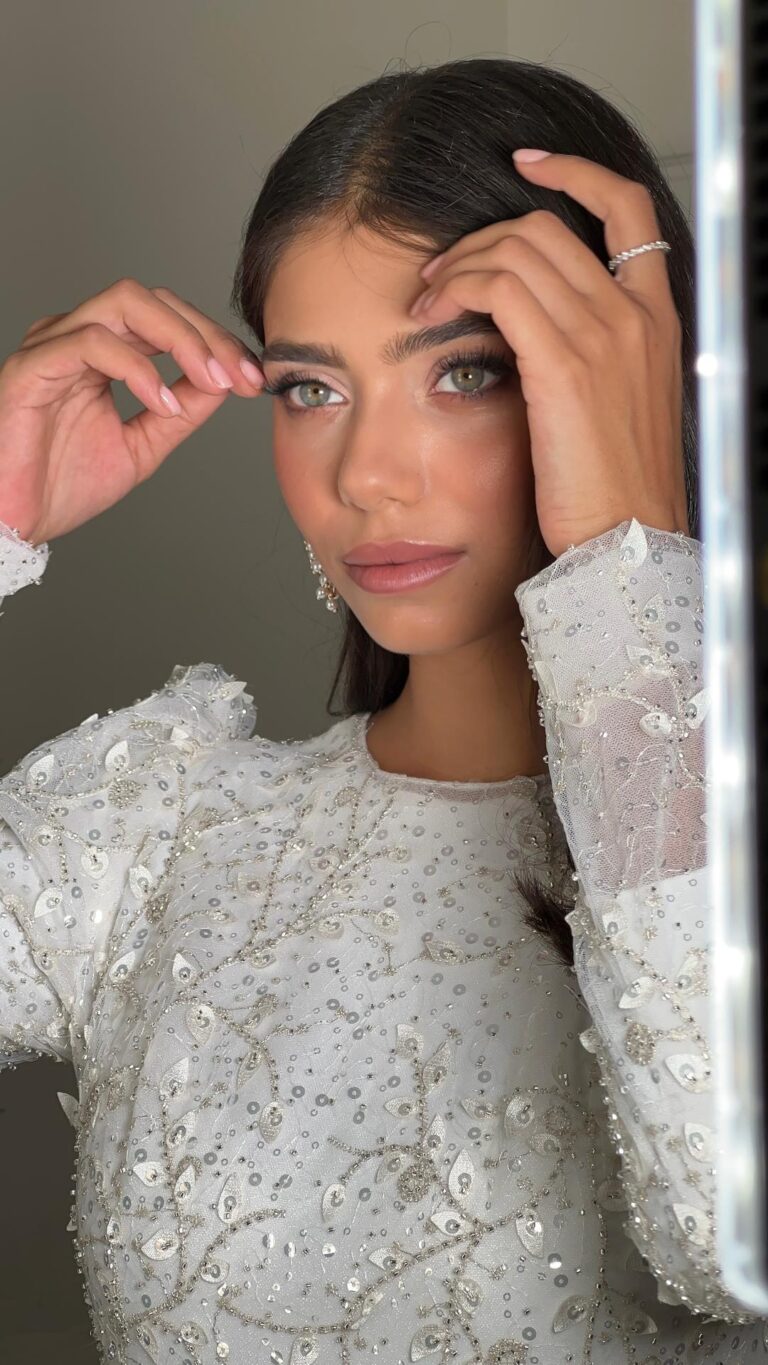 Facetune_11-09-2025-23-50-20